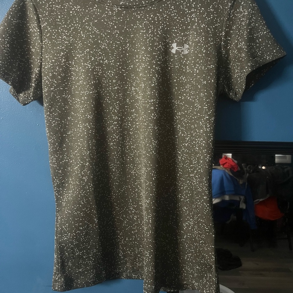 Under Armour green and white T-shirt kids small